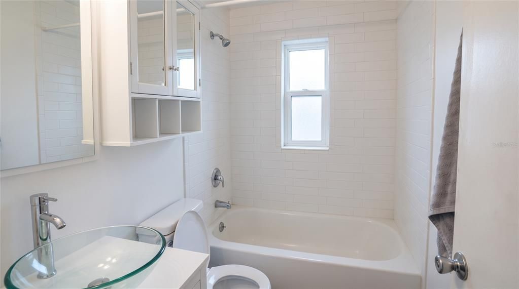 Active With Contract: $311,000 (3 beds, 2 baths, 1220 Square Feet)