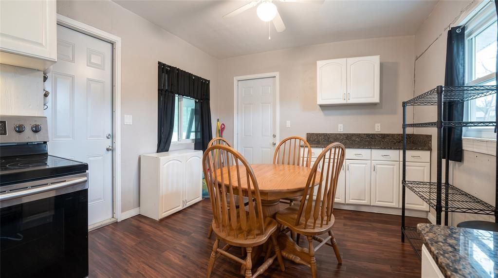 Active With Contract: $311,000 (3 beds, 2 baths, 1220 Square Feet)
