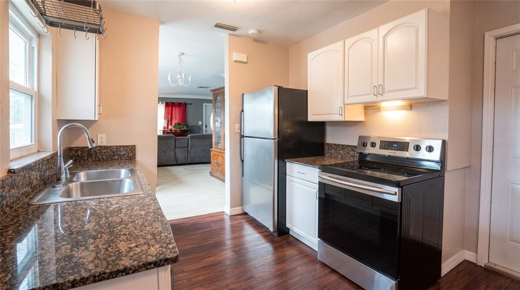 Active With Contract: $311,000 (3 beds, 2 baths, 1220 Square Feet)