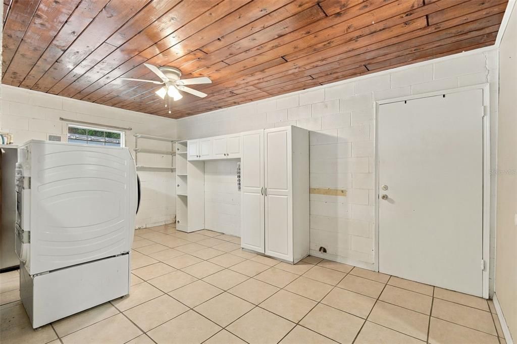 На продажу: $439,500 (4 спален, 2 ванн, 2058 Квадратных фут)