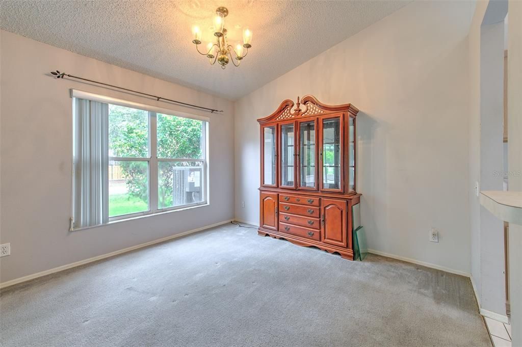 На продажу: $279,950 (3 спален, 2 ванн, 1500 Квадратных фут)