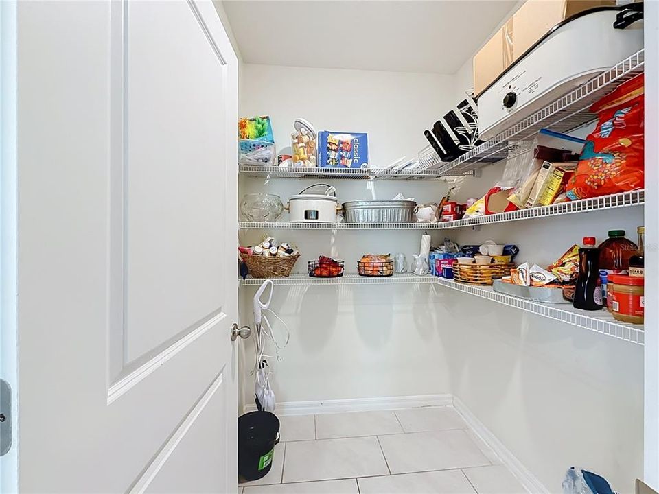 На продажу: $365,000 (5 спален, 3 ванн, 2457 Квадратных фут)