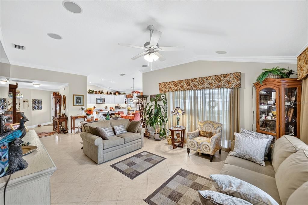 For Sale: $535,000 (3 beds, 2 baths, 1587 Square Feet)