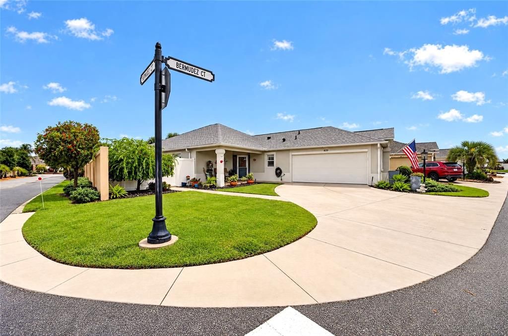 For Sale: $535,000 (3 beds, 2 baths, 1587 Square Feet)