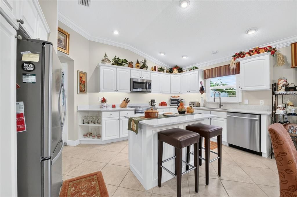 For Sale: $535,000 (3 beds, 2 baths, 1587 Square Feet)