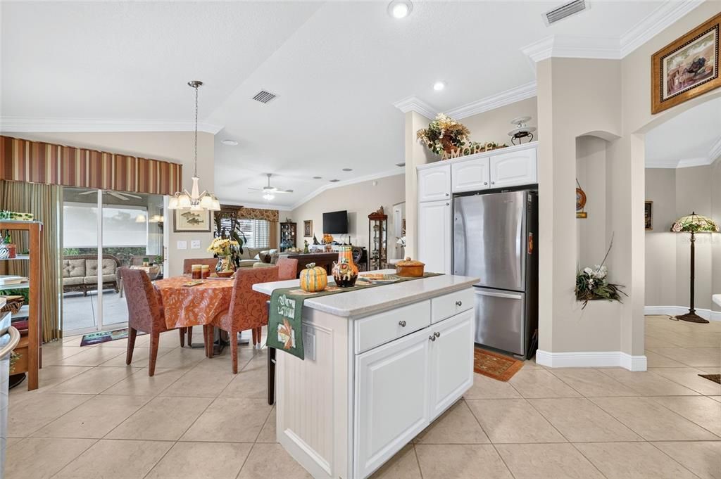 For Sale: $535,000 (3 beds, 2 baths, 1587 Square Feet)