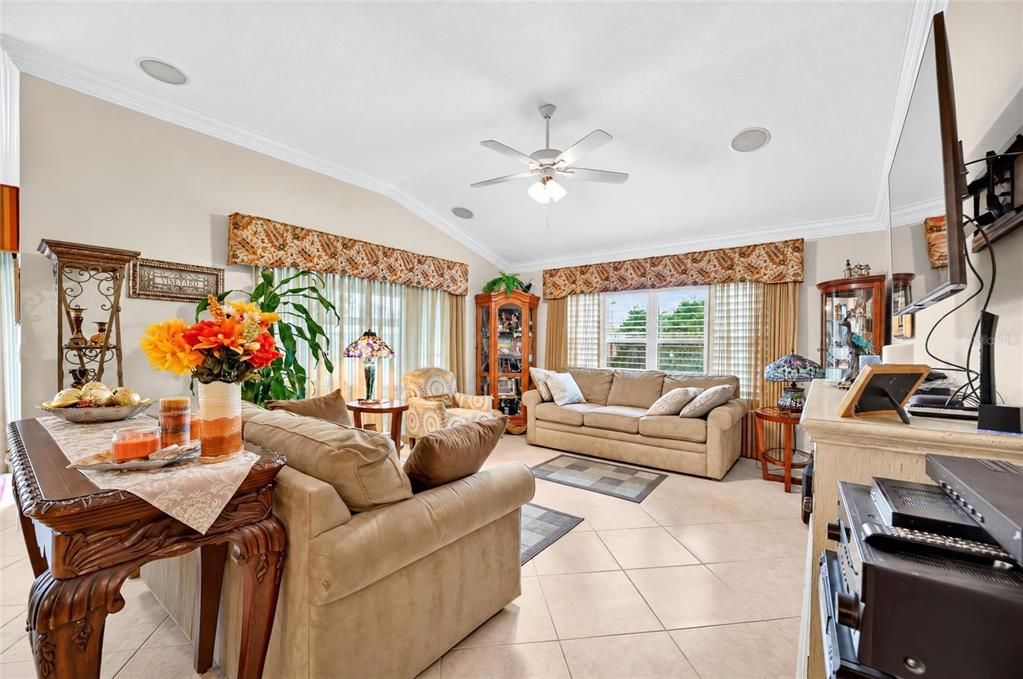 For Sale: $535,000 (3 beds, 2 baths, 1587 Square Feet)