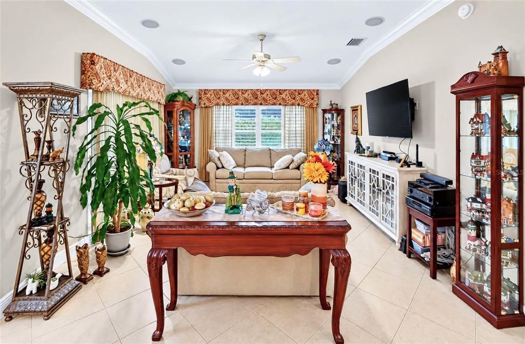 For Sale: $535,000 (3 beds, 2 baths, 1587 Square Feet)