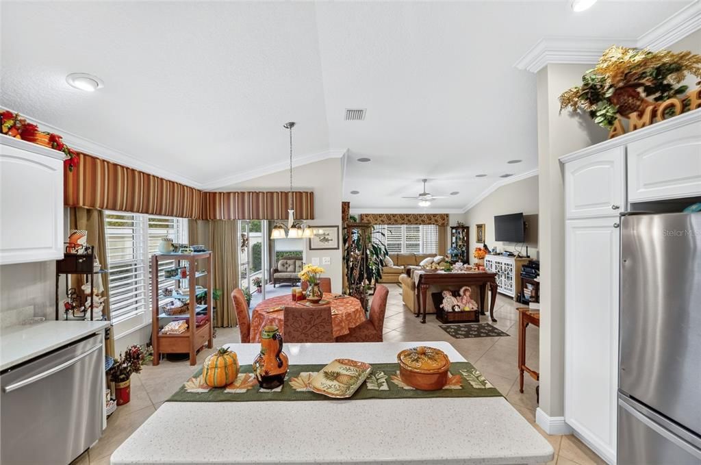 For Sale: $535,000 (3 beds, 2 baths, 1587 Square Feet)