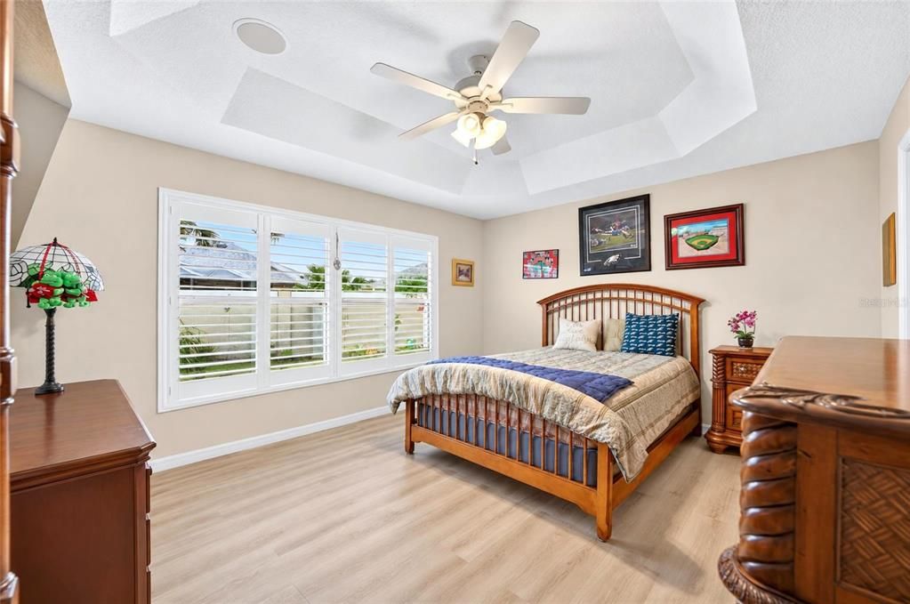 For Sale: $535,000 (3 beds, 2 baths, 1587 Square Feet)