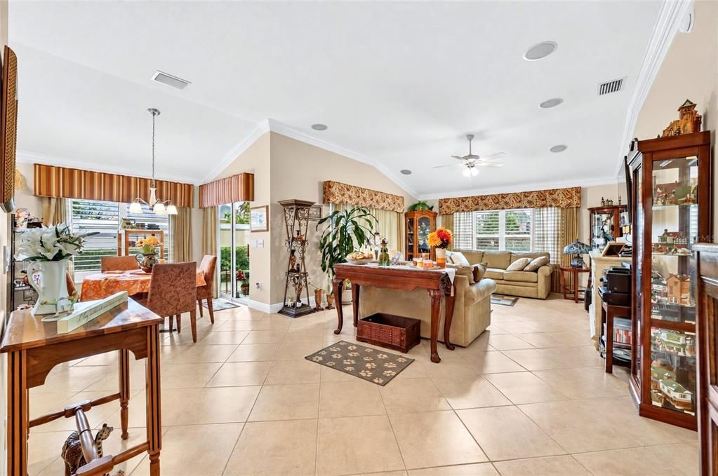 For Sale: $535,000 (3 beds, 2 baths, 1587 Square Feet)