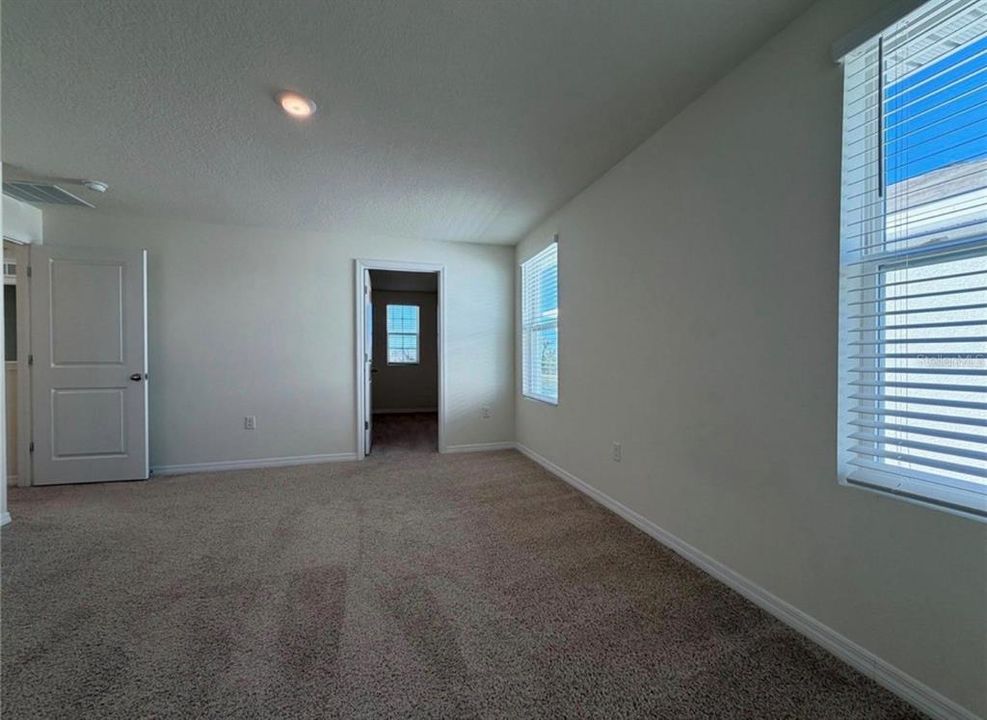 For Rent: $2,500 (4 beds, 2 baths, 2328 Square Feet)