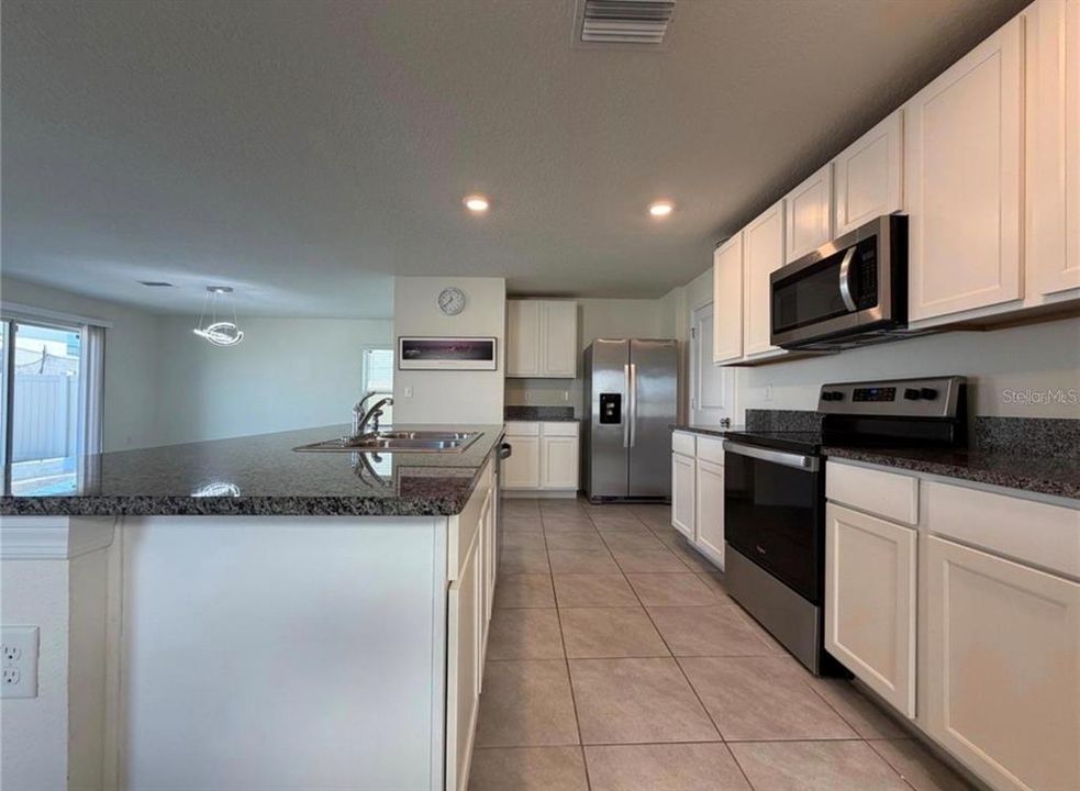 For Rent: $2,500 (4 beds, 2 baths, 2328 Square Feet)