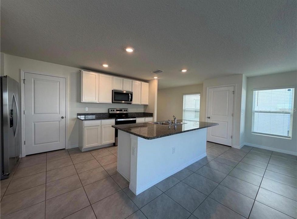 For Rent: $2,500 (4 beds, 2 baths, 2328 Square Feet)