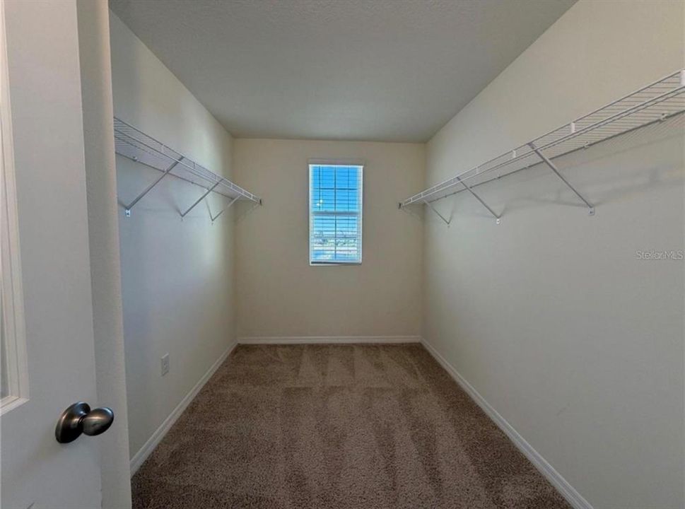 For Rent: $2,500 (4 beds, 2 baths, 2328 Square Feet)