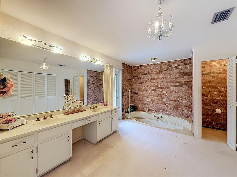 На продажу: $512,999 (3 спален, 2 ванн, 2045 Квадратных фут)