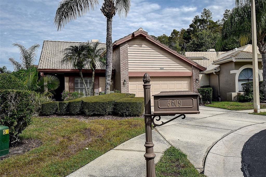 For Sale: $450,000 (2 beds, 2 baths, 1631 Square Feet)