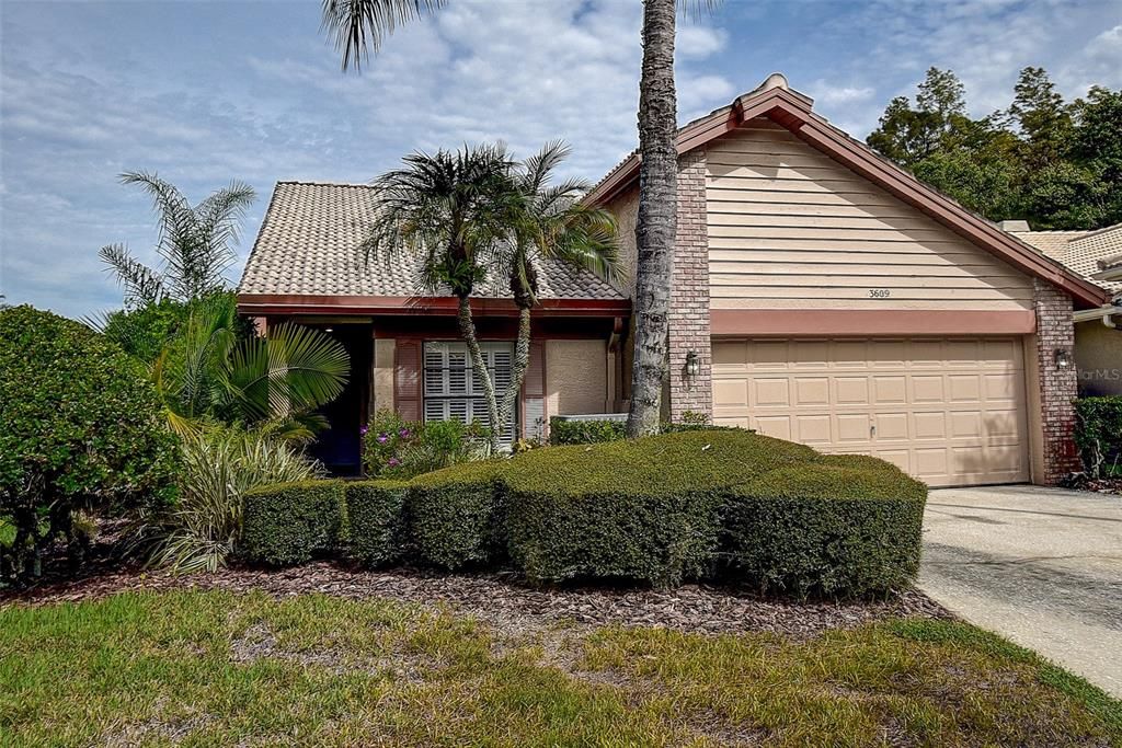 For Sale: $450,000 (2 beds, 2 baths, 1631 Square Feet)