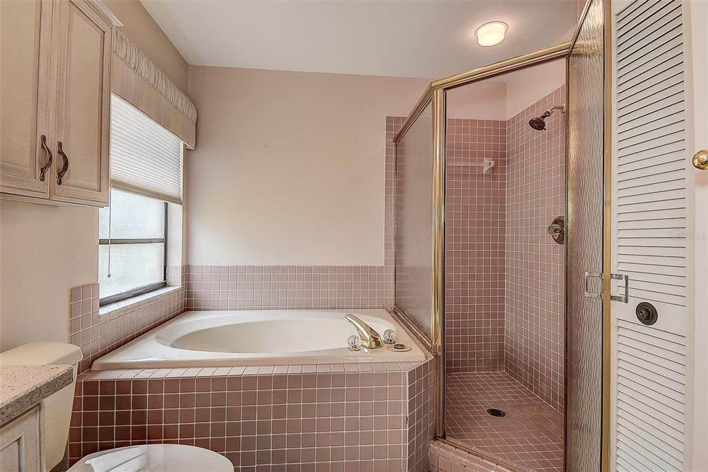 For Sale: $450,000 (2 beds, 2 baths, 1631 Square Feet)