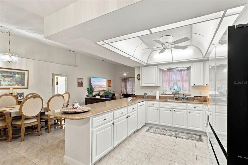 На продажу: $415,000 (3 спален, 2 ванн, 1515 Квадратных фут)