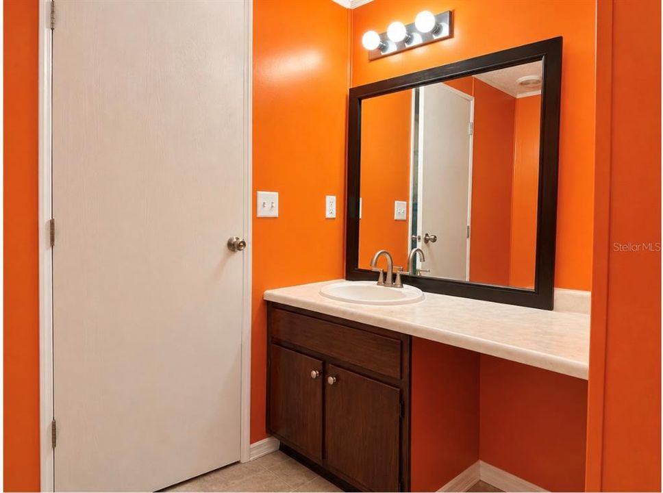 En Venta: $195,000 (2 camas, 2 baños, 896 Pies cuadrados)