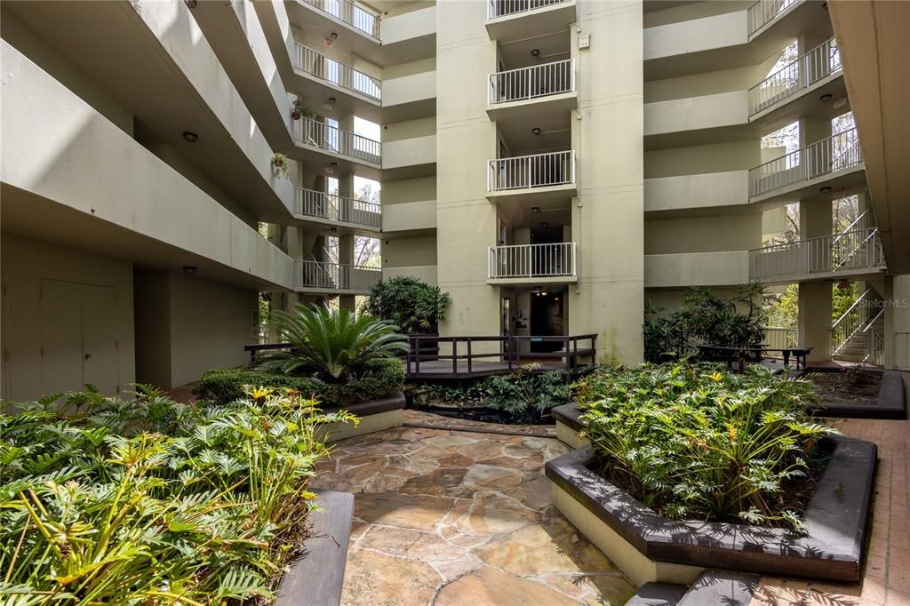 For Sale: $197,000 (2 beds, 1 baths, 1283 Square Feet)