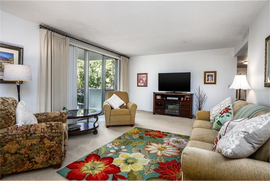 For Sale: $197,000 (2 beds, 1 baths, 1283 Square Feet)