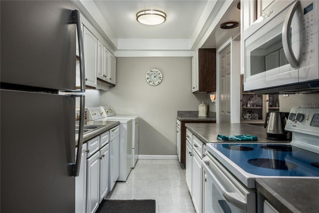 For Sale: $197,000 (2 beds, 1 baths, 1283 Square Feet)