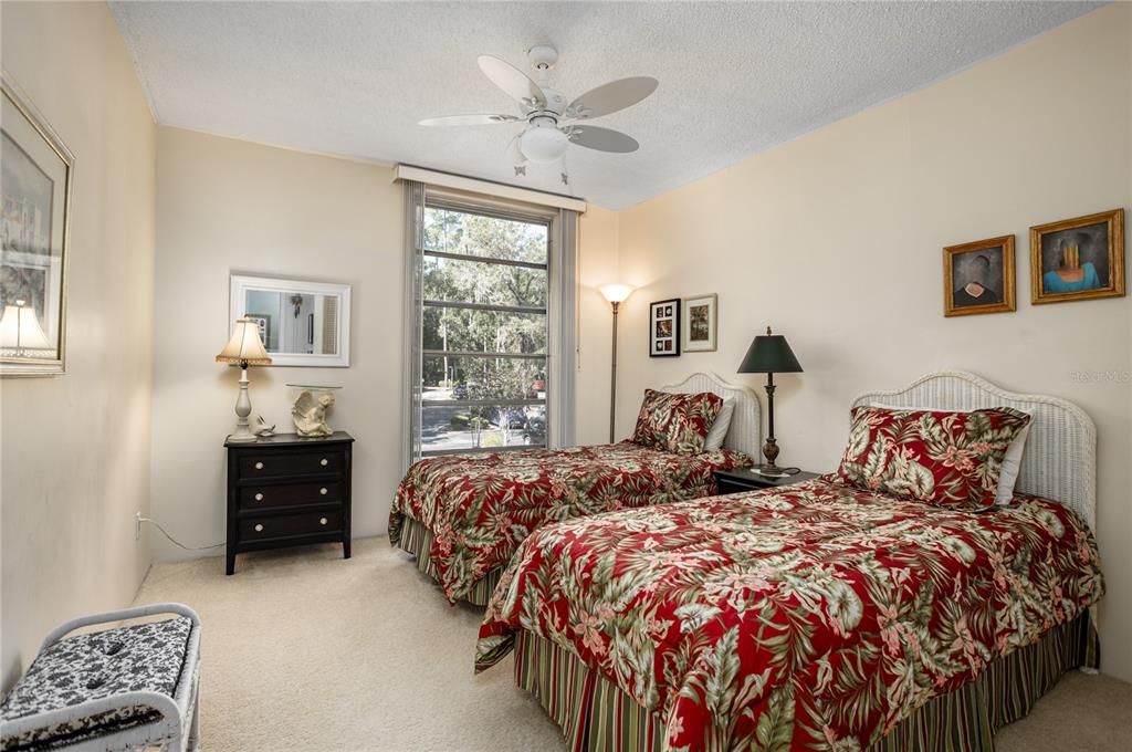 For Sale: $197,000 (2 beds, 1 baths, 1283 Square Feet)
