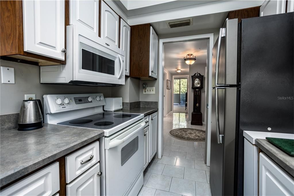 For Sale: $197,000 (2 beds, 1 baths, 1283 Square Feet)