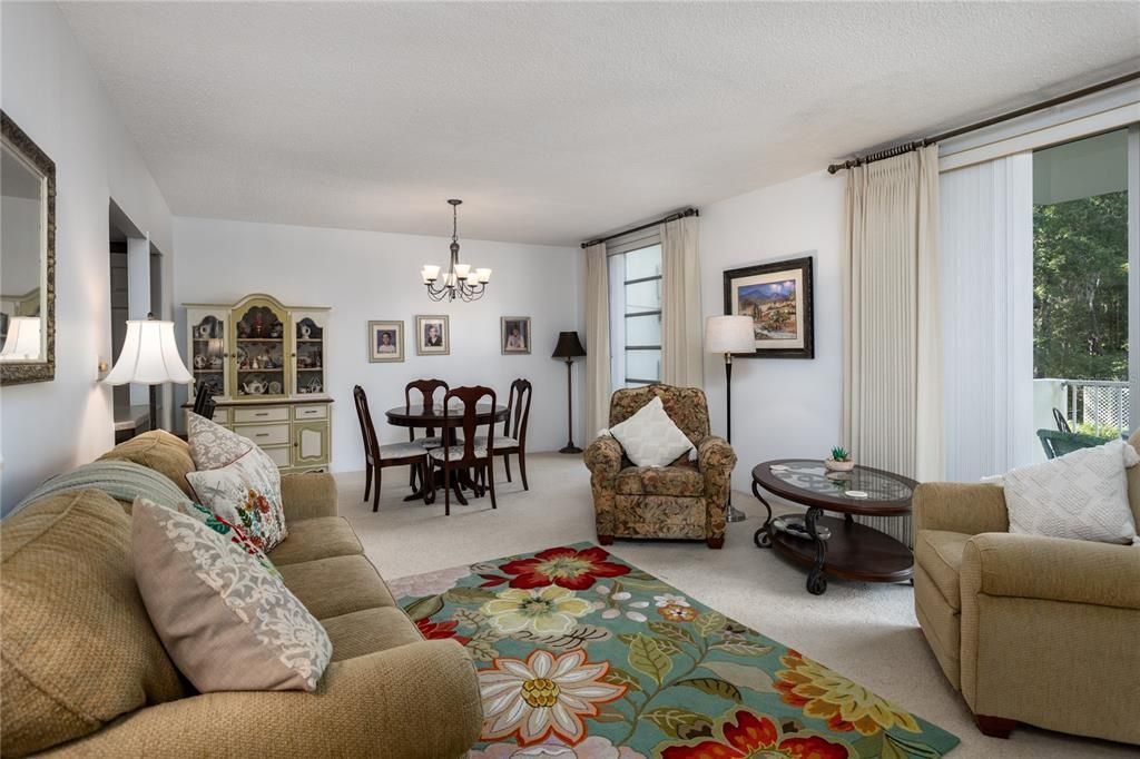 For Sale: $197,000 (2 beds, 1 baths, 1283 Square Feet)