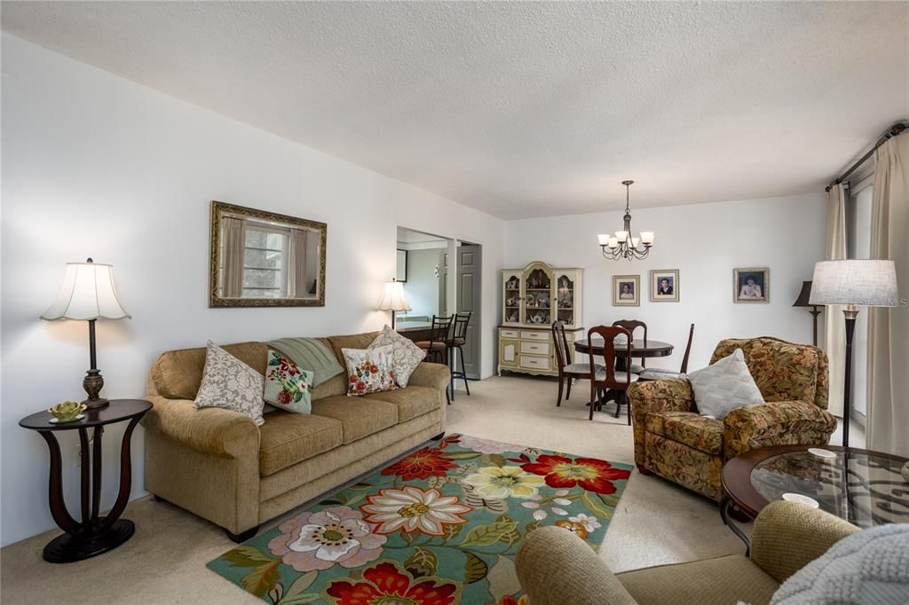 For Sale: $197,000 (2 beds, 1 baths, 1283 Square Feet)