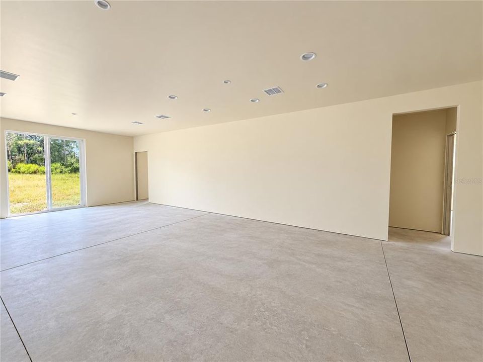 En Venta: $487,000 (5 camas, 3 baños, 2733 Pies cuadrados)