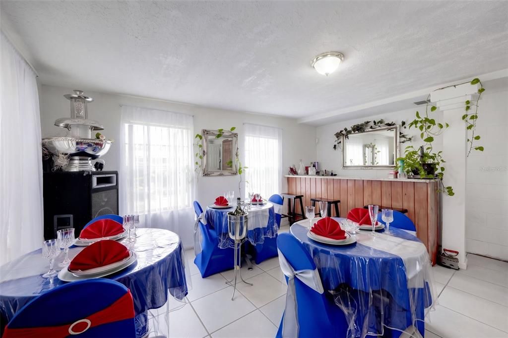 En Venta: $375,000 (3 camas, 2 baños, 1563 Pies cuadrados)