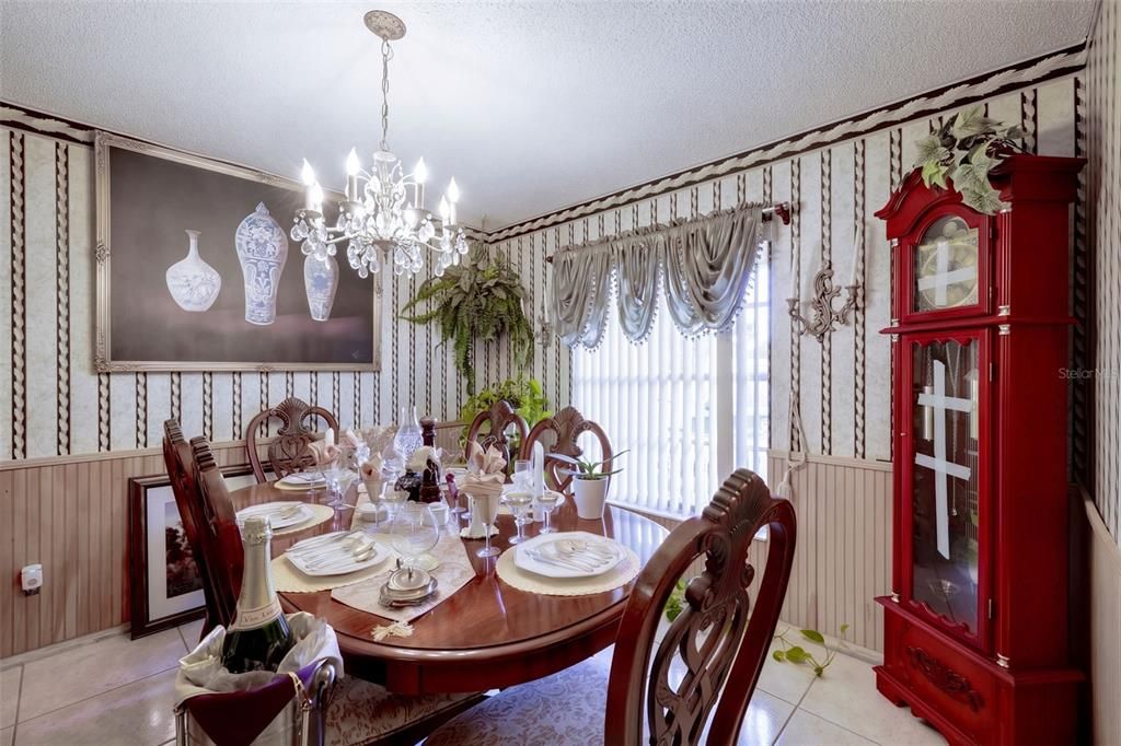 En Venta: $375,000 (3 camas, 2 baños, 1563 Pies cuadrados)