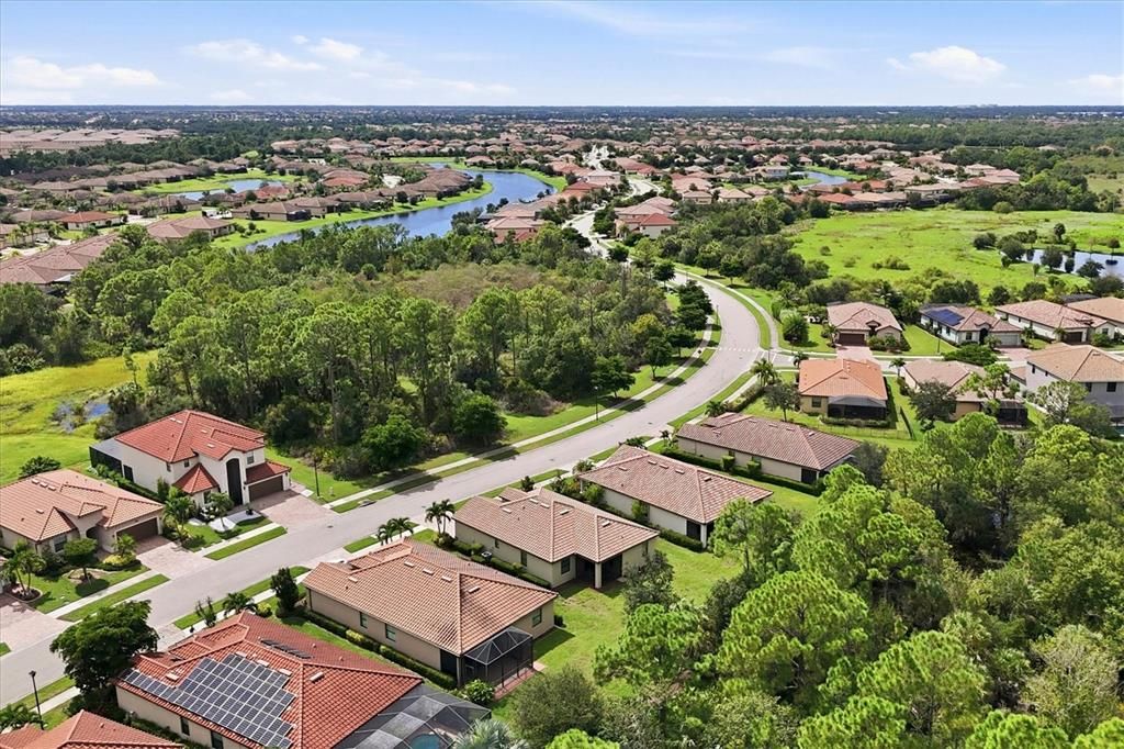 На продажу: $365,000 (3 спален, 2 ванн, 1681 Квадратных фут)