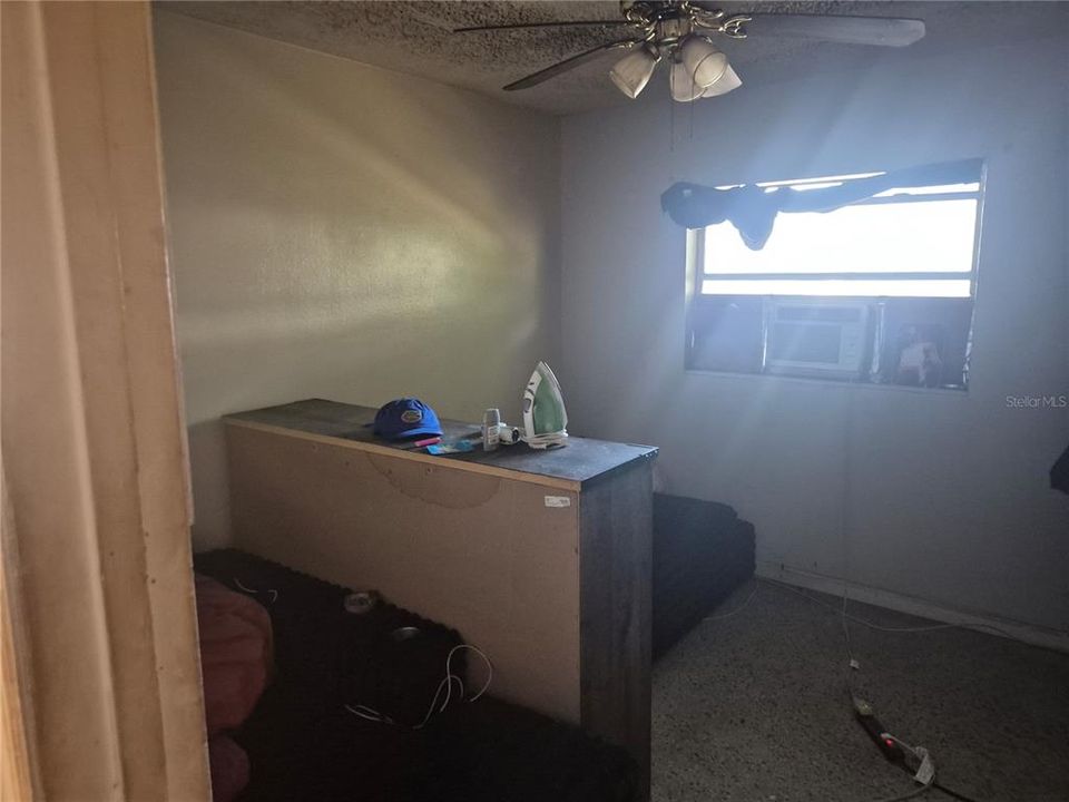 Activo con contrato: $220,000 (2 camas, 1 baños, 960 Pies cuadrados)