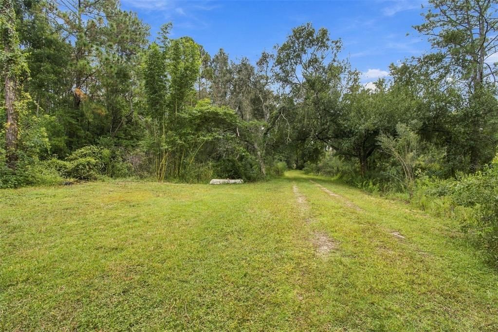 На продажу: $4,875,000 (6.60 acres)
