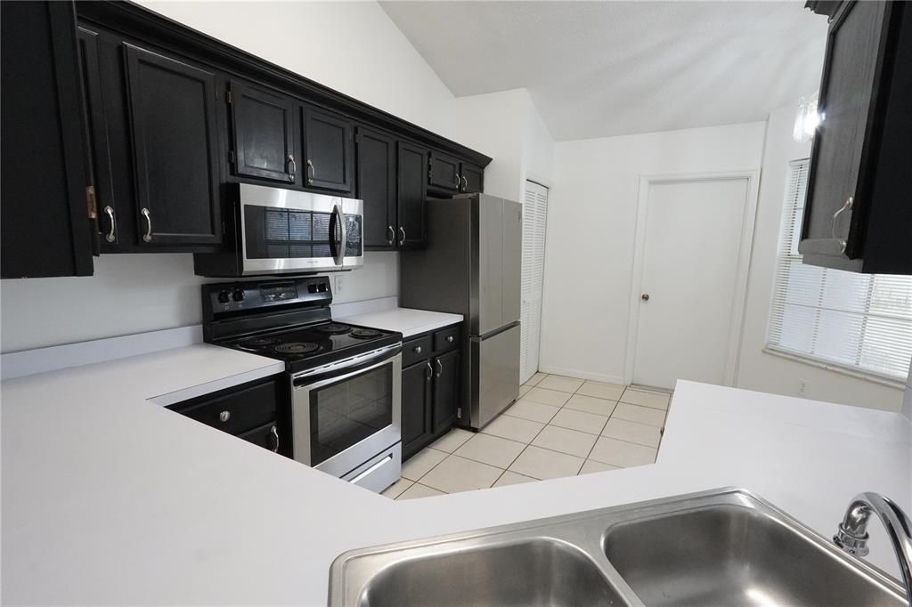 For Sale: $315,000 (3 beds, 2 baths, 1156 Square Feet)
