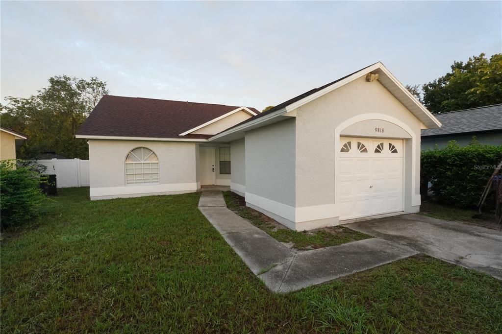 For Sale: $315,000 (3 beds, 2 baths, 1156 Square Feet)
