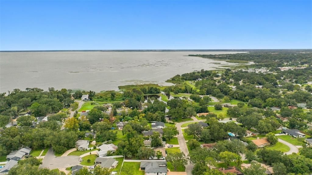 На продажу: $795,000 (3 спален, 2 ванн, 1755 Квадратных фут)