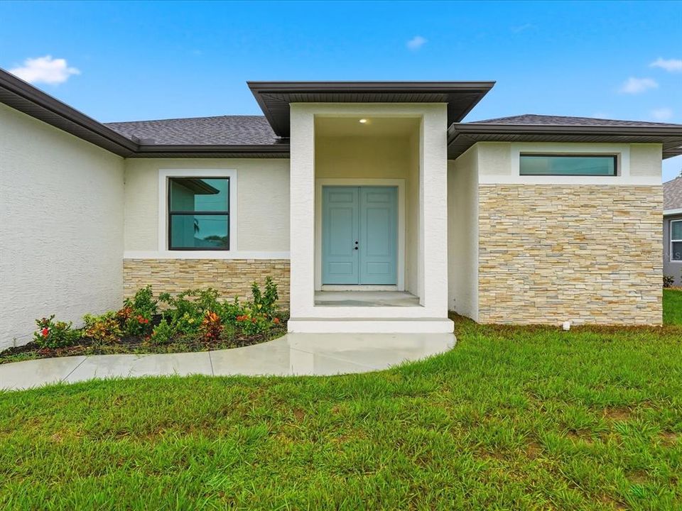 Activo con contrato: $599,000 (4 camas, 3 baños, 2152 Pies cuadrados)