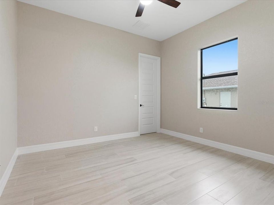 Activo con contrato: $599,000 (4 camas, 3 baños, 2152 Pies cuadrados)