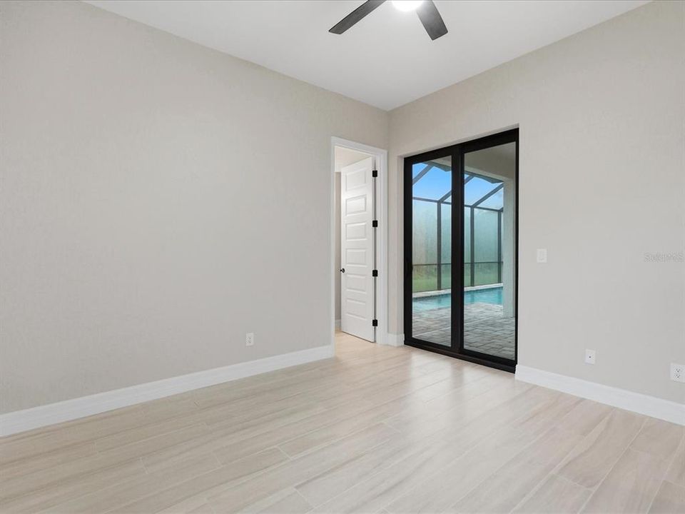 Activo con contrato: $599,000 (4 camas, 3 baños, 2152 Pies cuadrados)