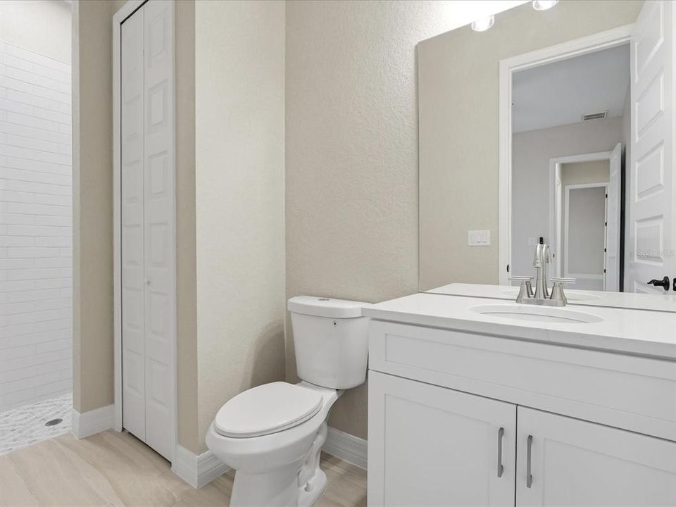 Activo con contrato: $599,000 (4 camas, 3 baños, 2152 Pies cuadrados)