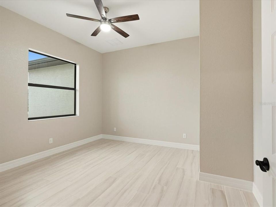 Activo con contrato: $599,000 (4 camas, 3 baños, 2152 Pies cuadrados)