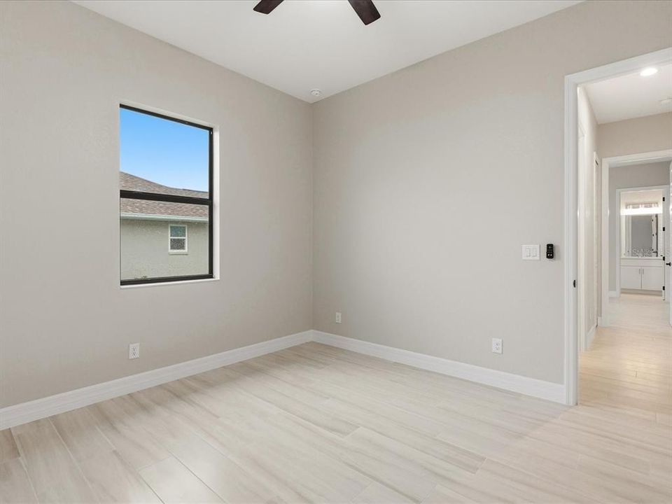 Activo con contrato: $599,000 (4 camas, 3 baños, 2152 Pies cuadrados)