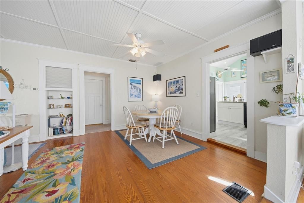 For Sale: $950,000 (2 beds, 2 baths, 1678 Square Feet)