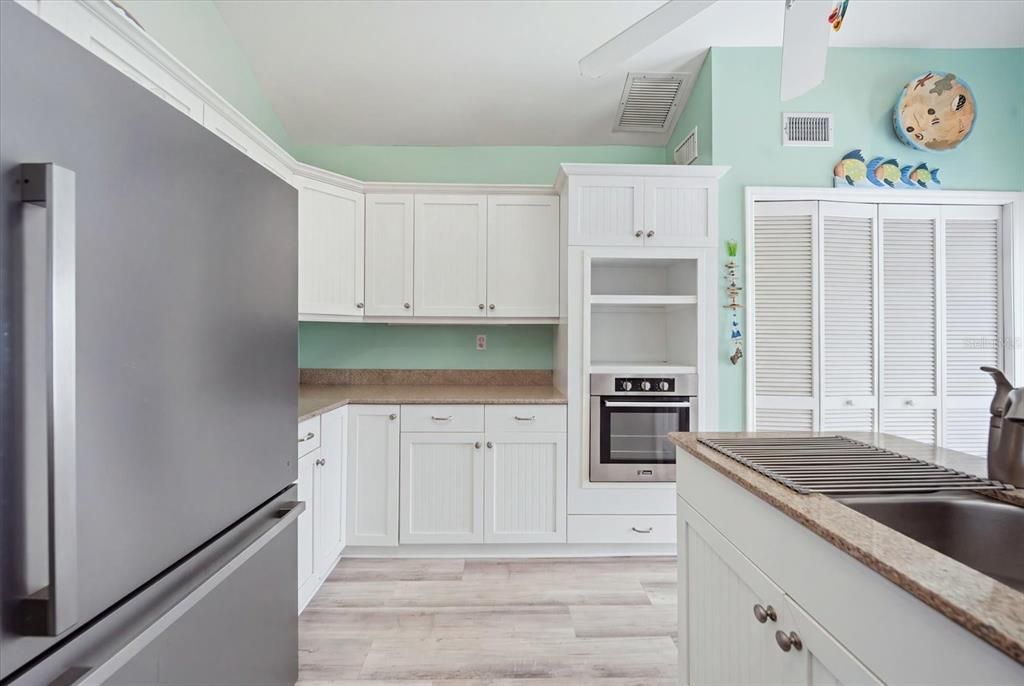 For Sale: $950,000 (2 beds, 2 baths, 1678 Square Feet)