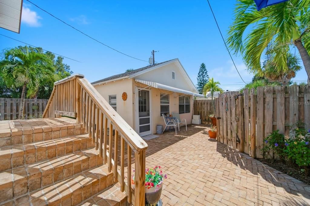 For Sale: $950,000 (2 beds, 2 baths, 1678 Square Feet)